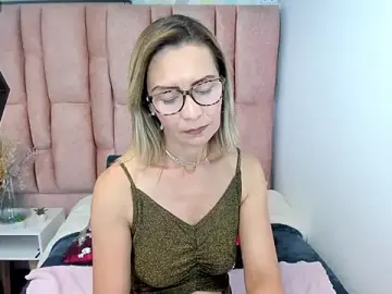 Issa_Milf__  live sex cam
