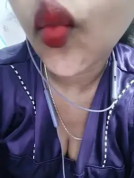 Hottysonabhabhi  live sex cam