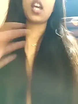 Reetika6375  live sex cam