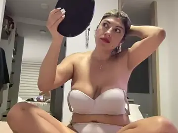 LunaBeya  live sex cam