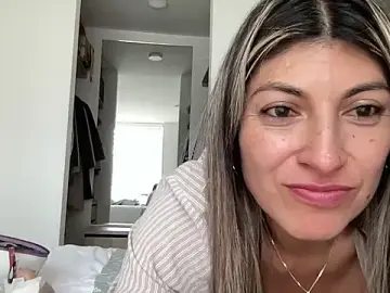 LunaBeya  live sex cam