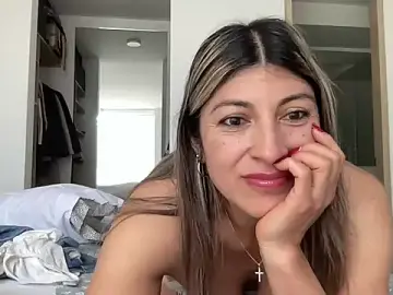 LunaBeya  live sex cam