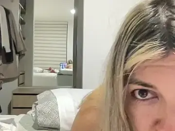 LunaBeya  live sex cam