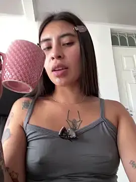 Macarena26  live sex cam