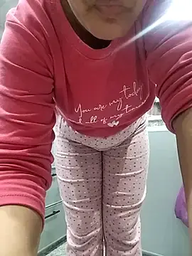 Lolo890  live sex cam