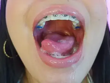 Mia_roux1  live sex cam