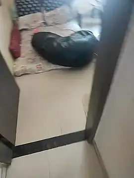 Nishaslutty  live sex cam