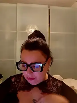 Porcona281885  live sex cam