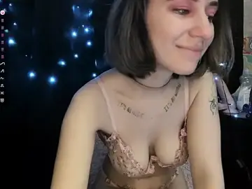 DELAYLALEAA  live sex cam