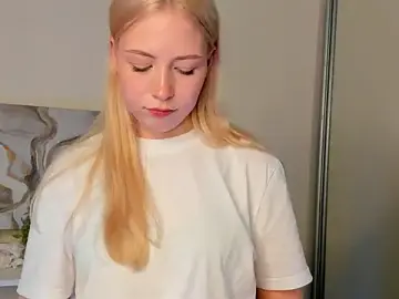 DeltaYunes  live sex cam