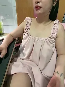 QuynhAnh68  live sex cam