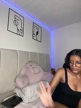 SelenaHoott  live sex cam