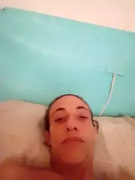Yamk22  live sex cam