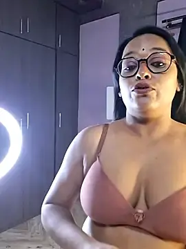 Hornyrosy321  live sex cam