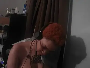 Nickytheehawtie  live sex cam