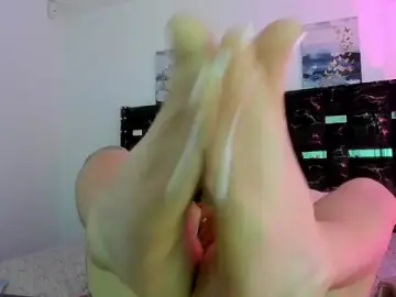 ZarayFeet_  live sex cam