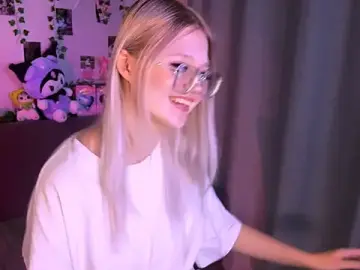Lunessath  live sex cam