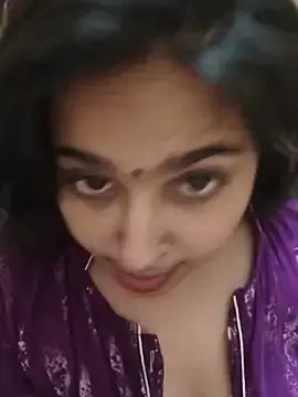 Cute-Simmi69  live sex cam