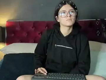 EmiSchwarz  live sex cam