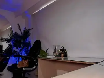 Meghan320  live sex cam