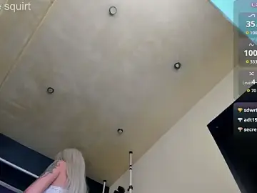 Spicyxmilf  live sex cam