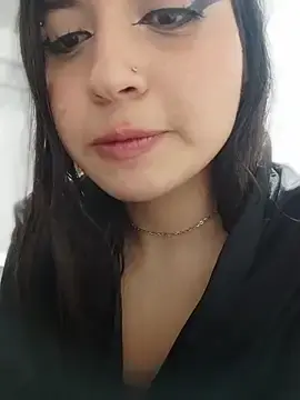 Lubnna  live sex cam