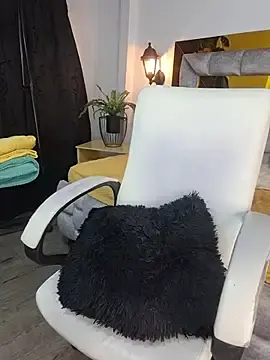 Lubnna  live sex cam