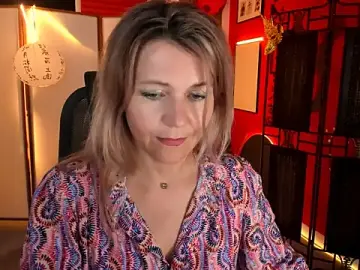 NicoleHitman  live sex cam