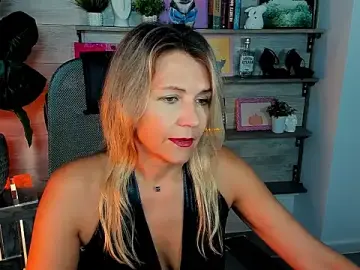 NicoleHitman  live sex cam