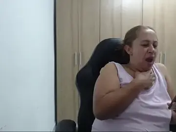 RoxanaLove9  live sex cam