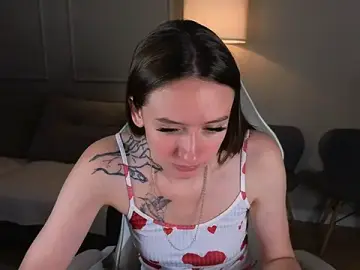 Cutienaughtygirl  live sex cam