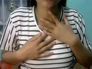 Nanhi_munni  live sex cam