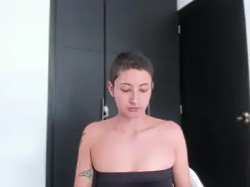 Xreeeeviz  live sex cam