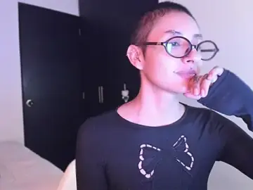Xreeeeviz  live sex cam