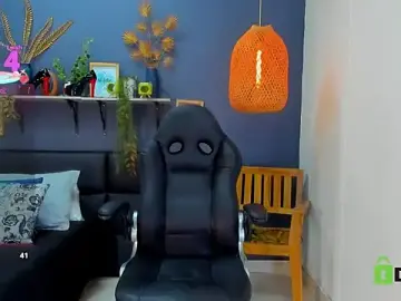 Yessila_parker  live sex cam