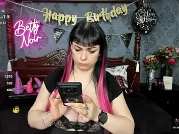 BettyNoir  live sex cam