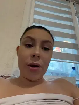 ChloeBrut  live sex cam