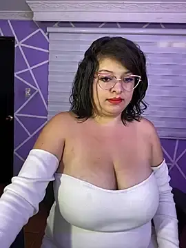 MiiaaJoness  live sex cam