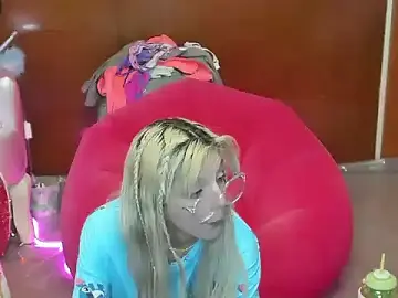 Skinygirl  live sex cam