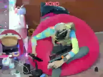 Skinygirl  live sex cam