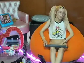 Skinygirl  live sex cam