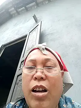 Chubbyhoney1  live sex cam