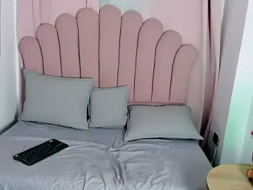 MiaVyxen  live sex cam