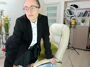 Vika73  live sex cam