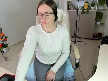 Vika73  live sex cam