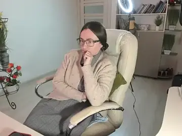 Vika73  live sex cam