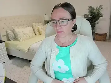 Vika73  live sex cam