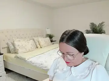 Vika73  live sex cam