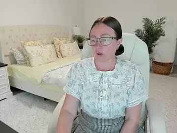 Vika73  live sex cam