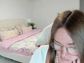 Vika73  live sex cam